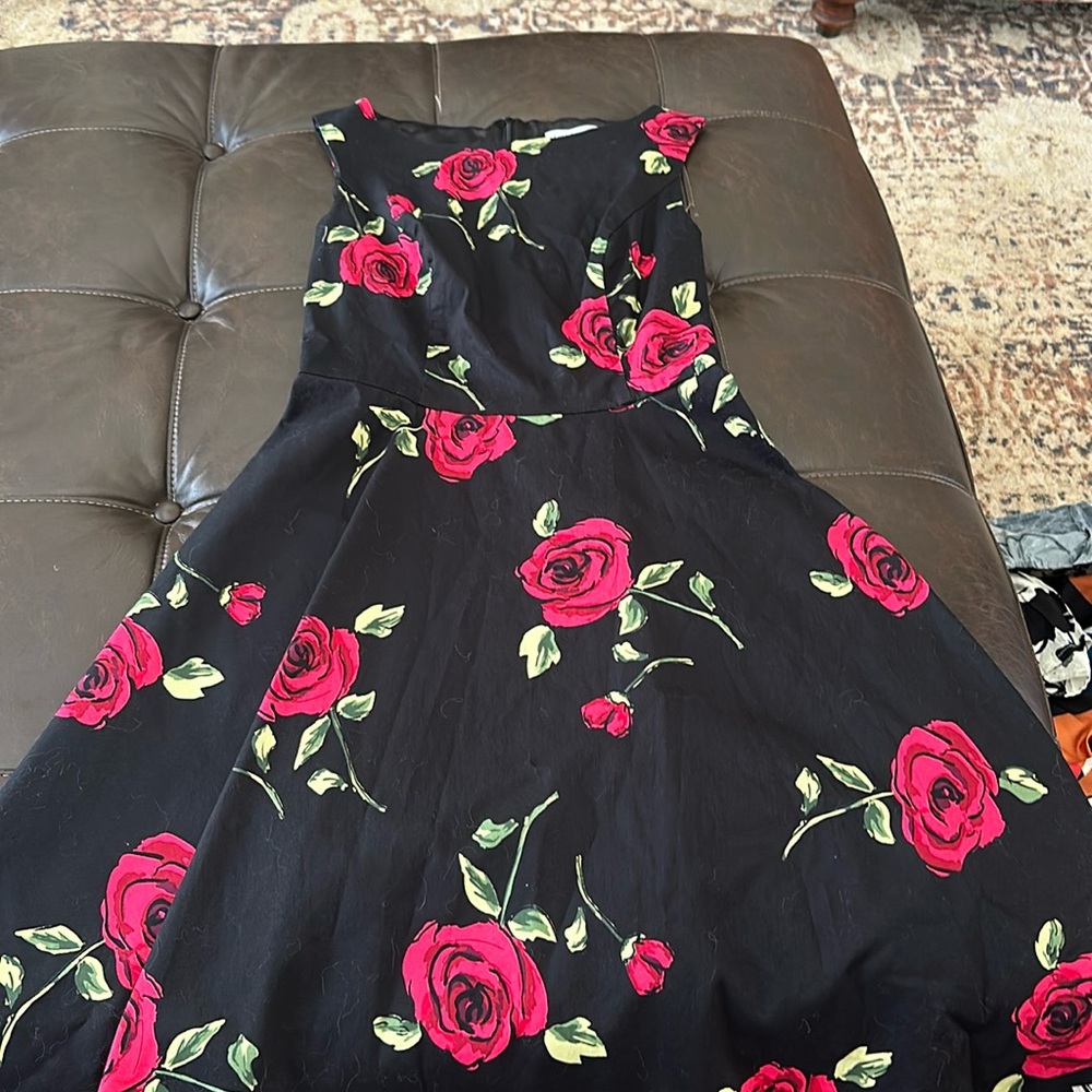 Dress with rose flower designs